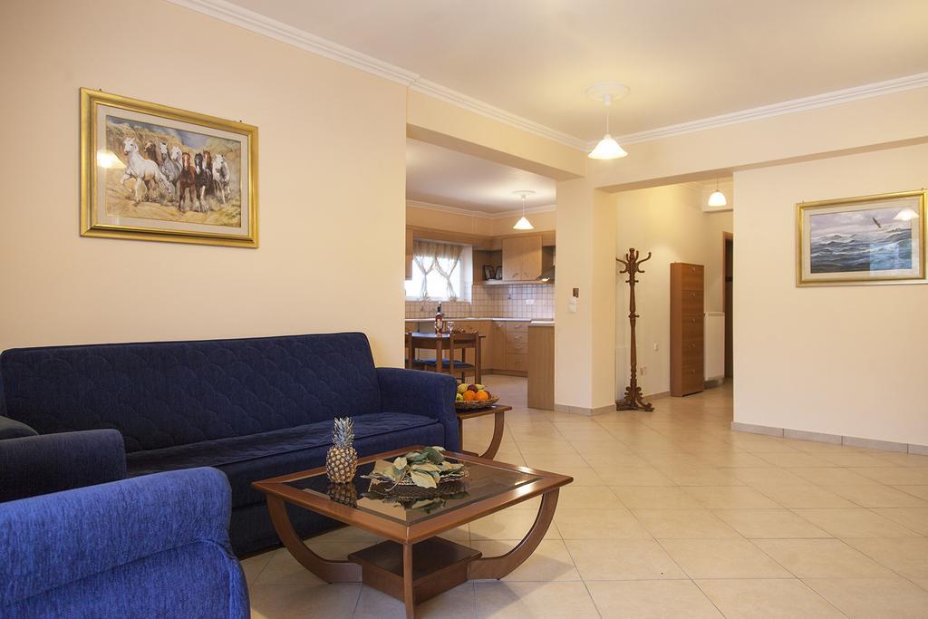Apolpaina L Apartments מראה חיצוני תמונה