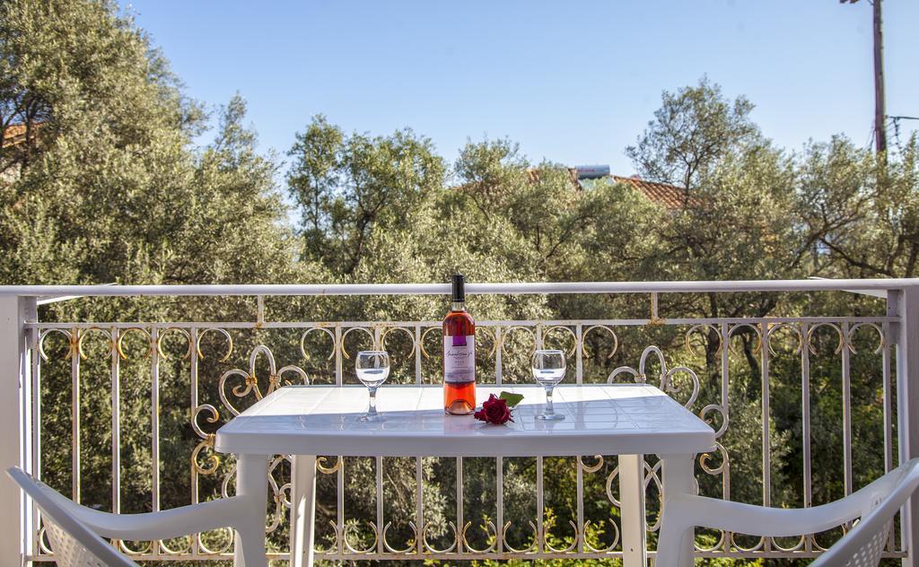 Apolpaina L Apartments מראה חיצוני תמונה